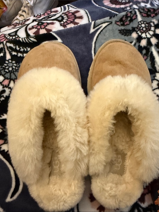 UGG Shoes - Cozy Shearling-Lined Women's Slippers in Chestnut